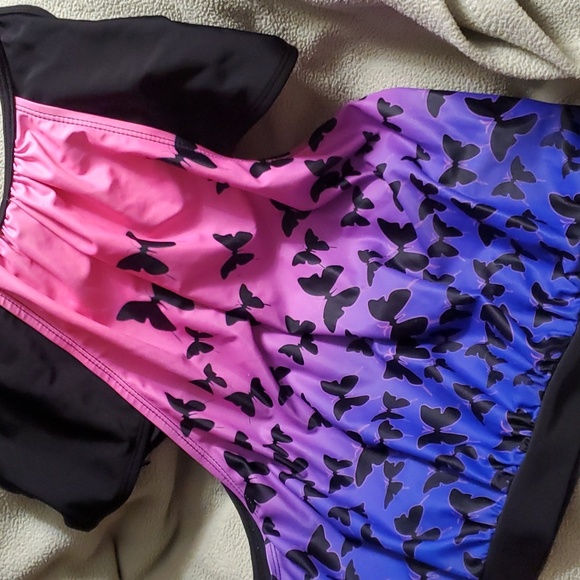 🦋Stunning butterfly swim top - Picture 1 of 6
